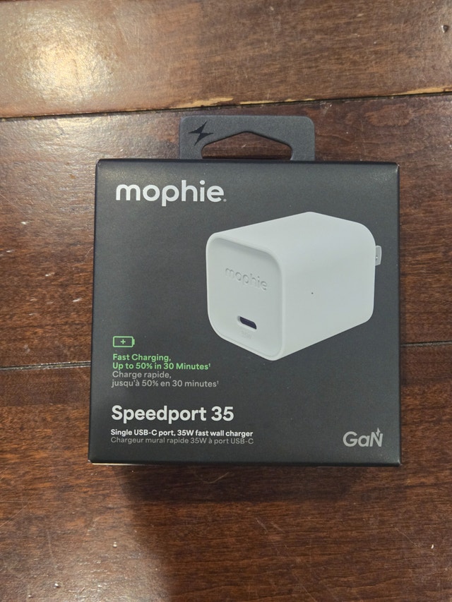 Mophie Speedport 35 W GAN USB C wall charger