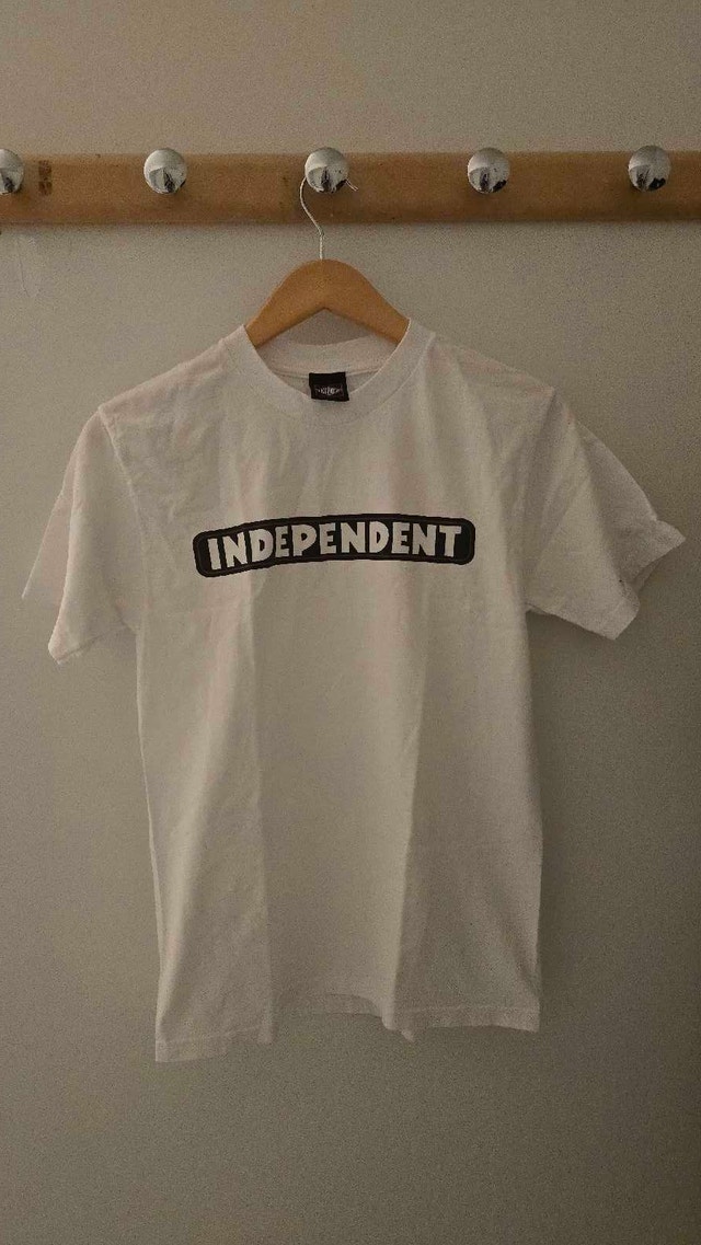 Independent SB Shirt Size Small