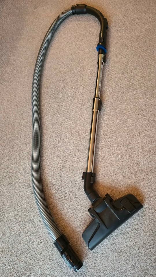 Eureka Vacuum Cleaner - photo 5
