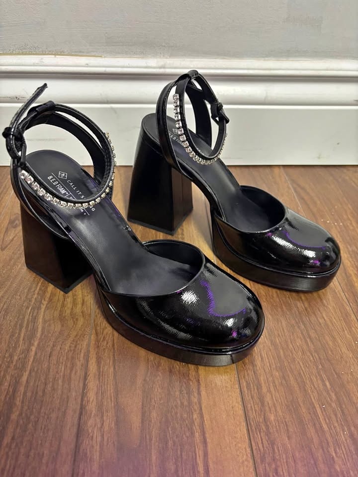 Call it Spring Foxy Heels 8.5