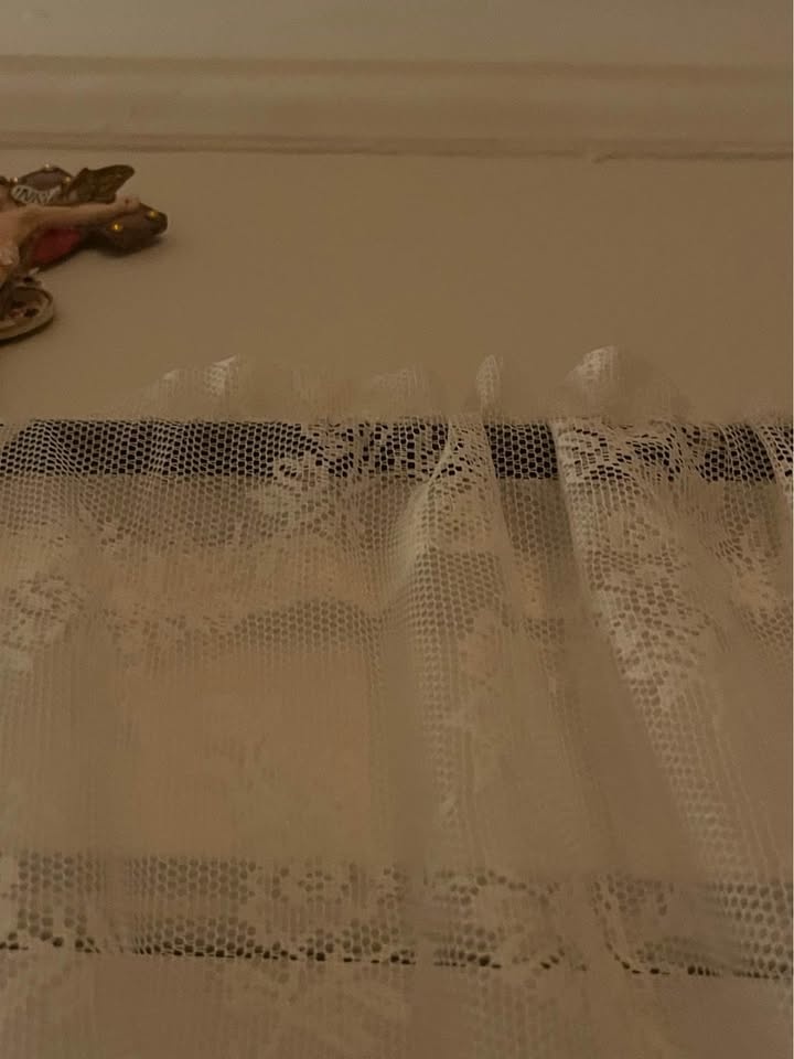 Cute vintage style lace curtains - photo 3