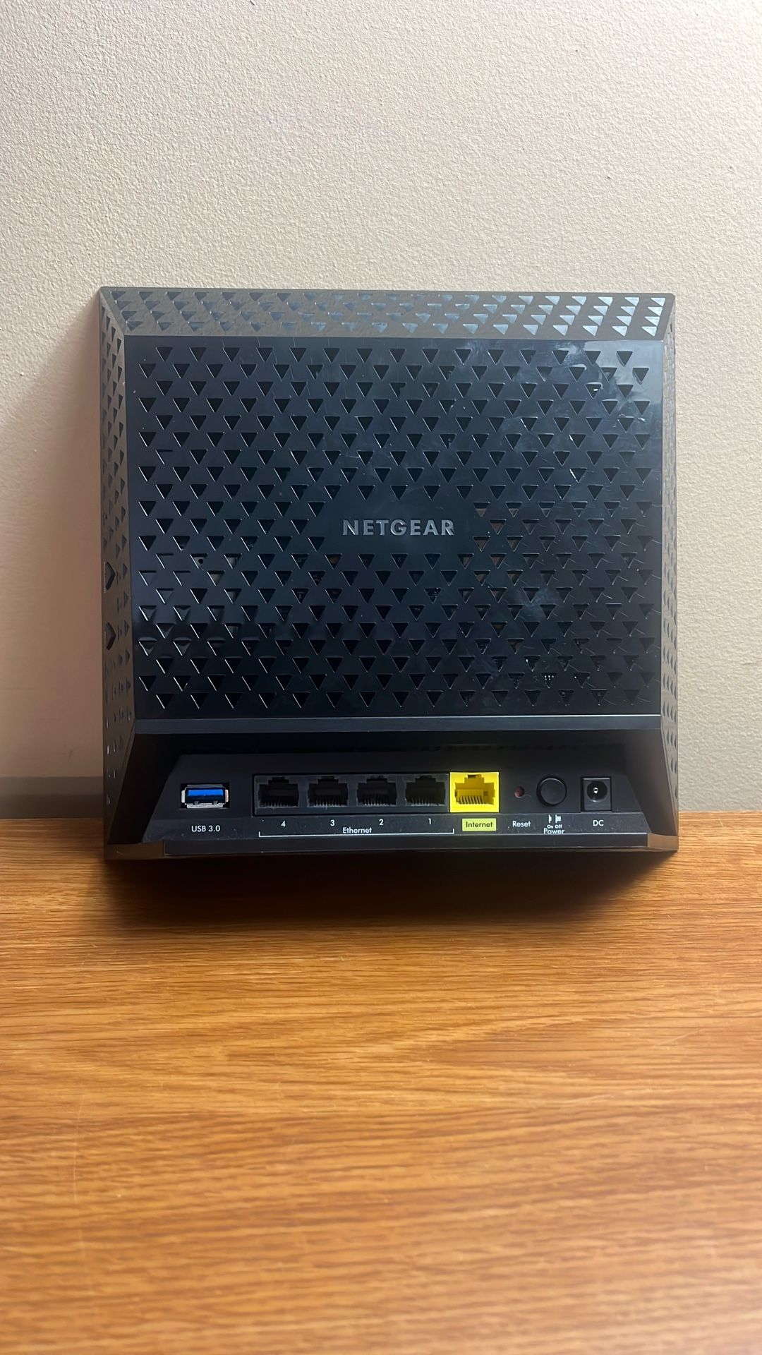 Netgear AC1600 Dual Band Wi-Fi Gigabit Router