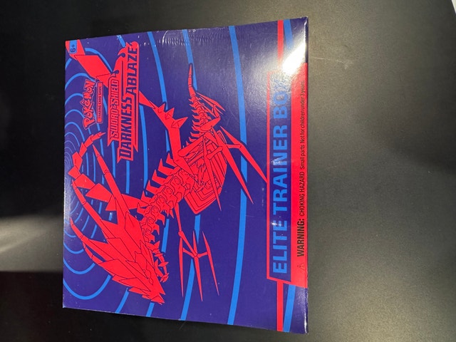 BNIB SEALED Pokemon Darkness Ablaze ETB