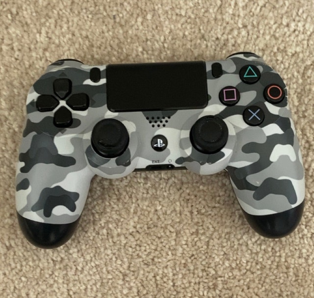 PS4 controller