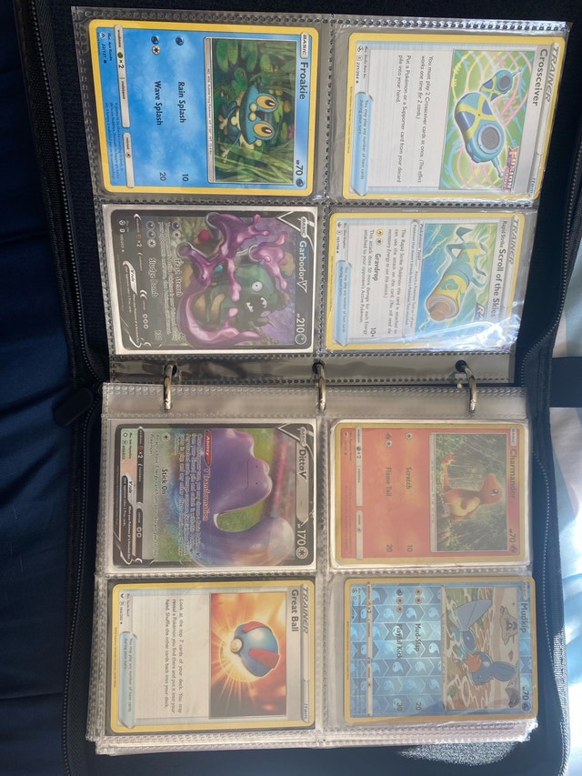 Pokemon binder with Pokemon cards - photo 2