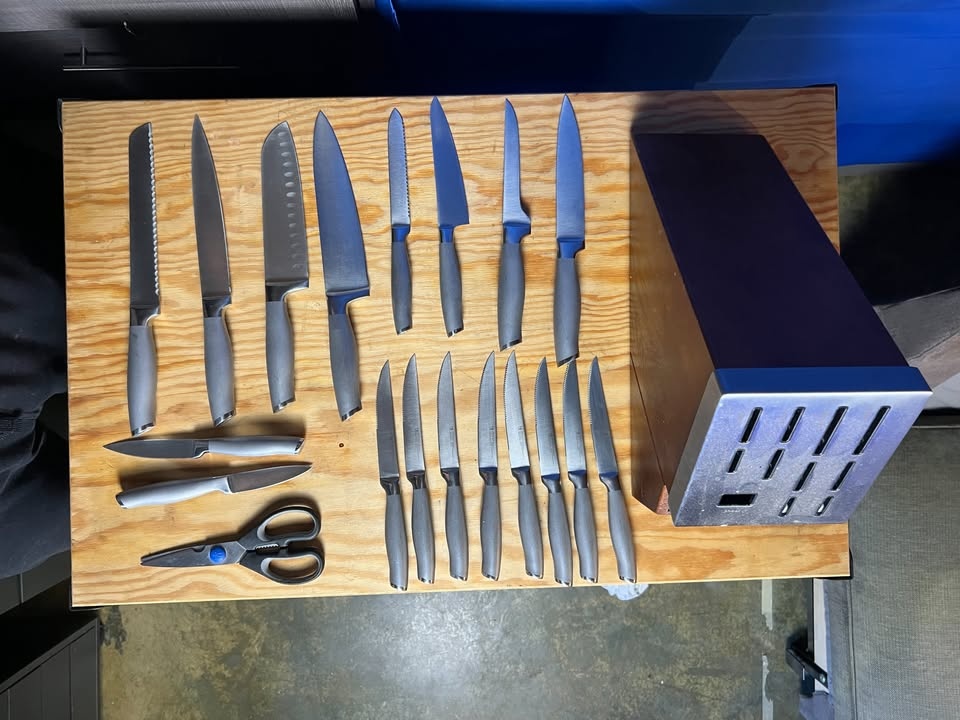Knife Set - Henckels International Modernist