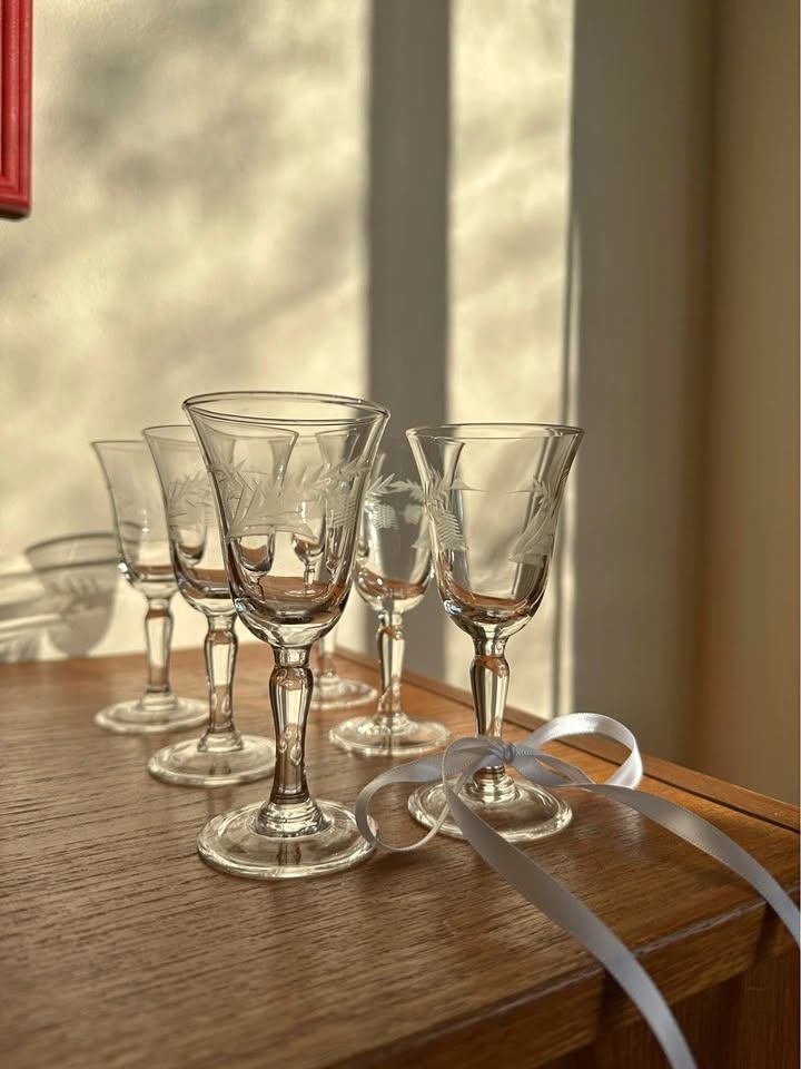 Cocktail glasses - Vintage etched aperitif
