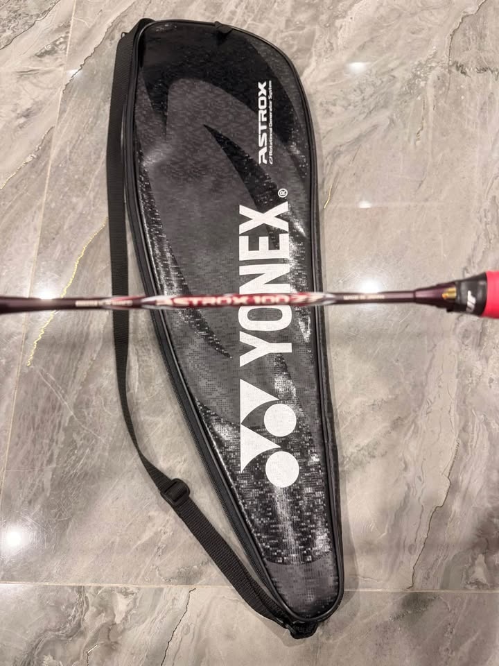 Yonex Astrox 100zz Badminton Racquet - photo 4