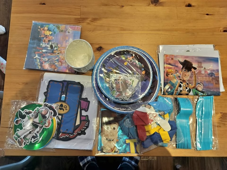 119 Pcs Toy Story Party Supplies, Serves 10 Guests