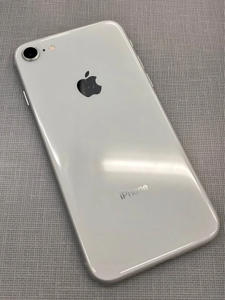 UNLOCKED iPhone 8 - 256GB - 76% Battery