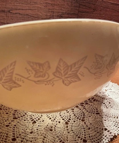 Vintage Lg 4 Quart Sandlewood Pyrex Bowl - photo 2