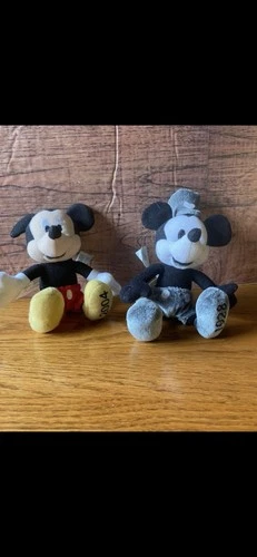 Mickey Mouse 2004 Box Set With Steamboat Mickey - photo 3