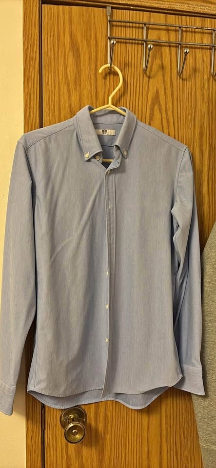 UNIQLO XS Oxford Slim Fit Button Down