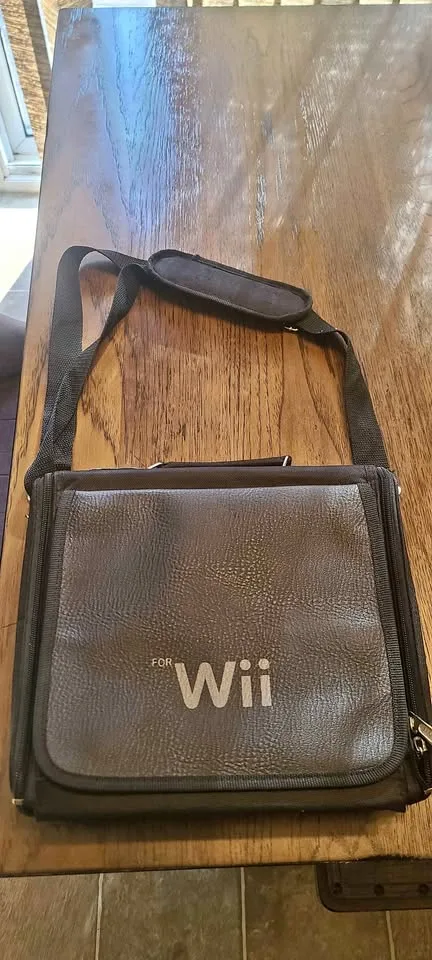 Nintendo Wii carrying bag thumbnail