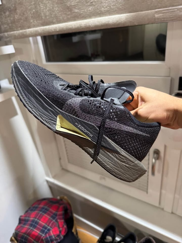 NEED GONE: NIKE VAPORFLY 3 SIZE 10 - photo 2