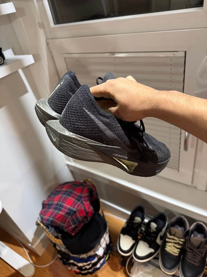 NEED GONE: NIKE VAPORFLY 3 SIZE 10 - photo 3