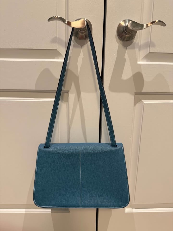 Blue calfskin shoulder handbag - photo 2