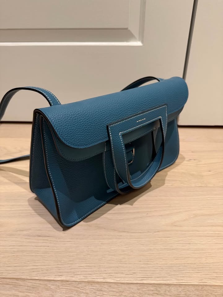 Blue calfskin shoulder handbag - photo 3
