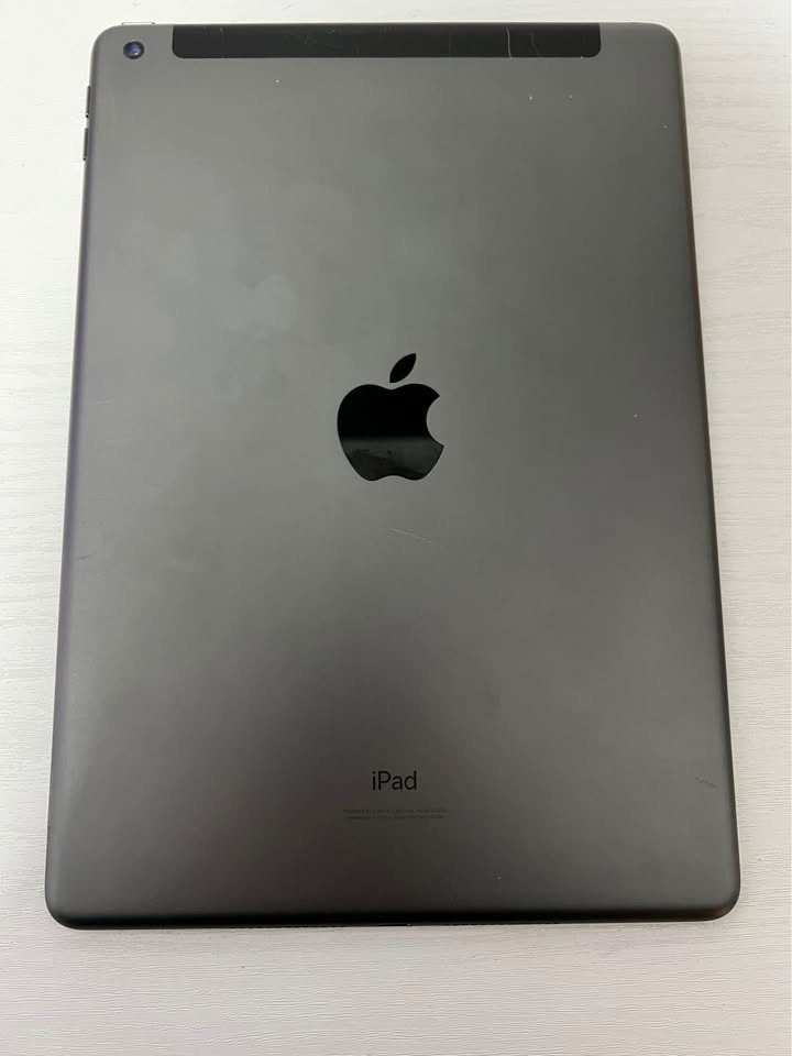 iPad 7th Gen - photo 3