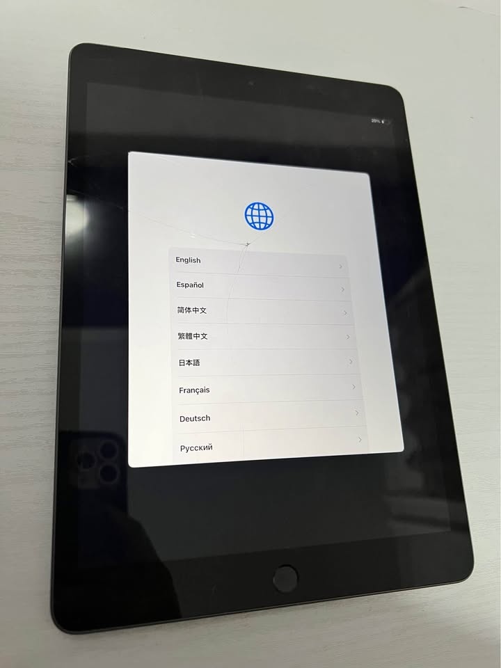 iPad 7th Gen - photo 4