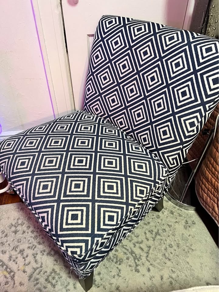 Square Patterned Chair - photo 2