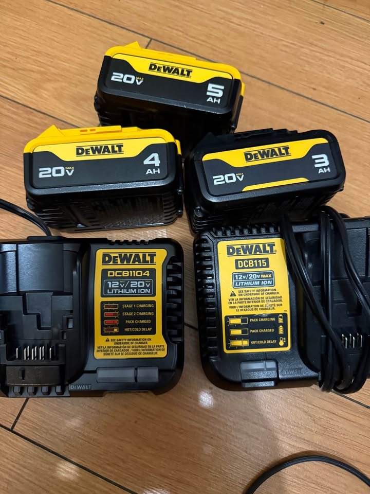 Dewalt batteries and chargers Baterías Dewalt - photo 2