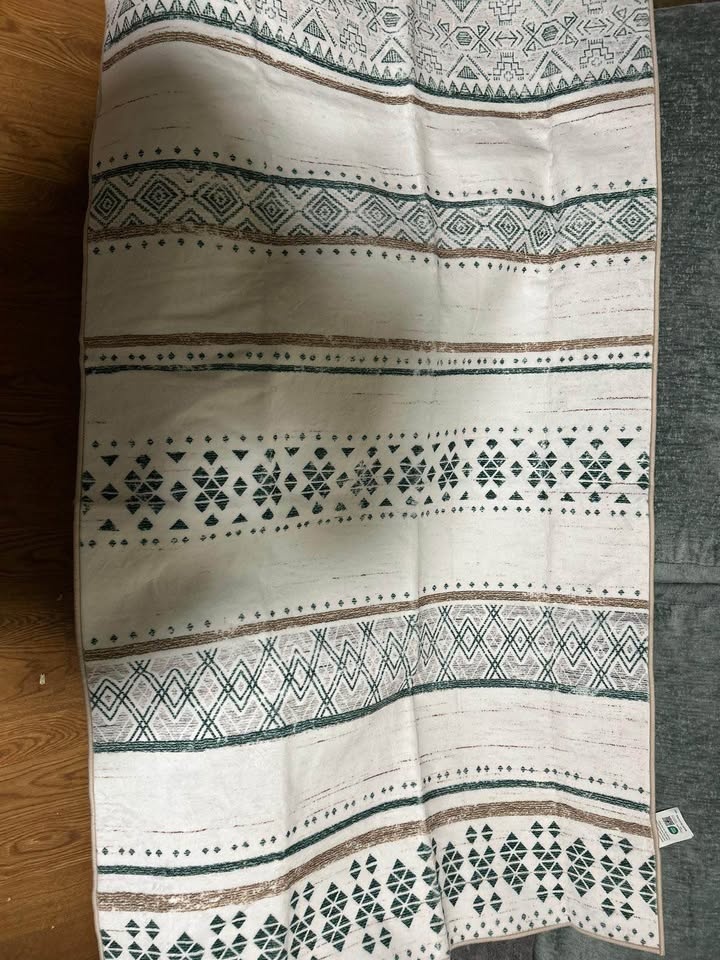 New 3ft *5 ft Area Rug ( fixed price) - photo 3
