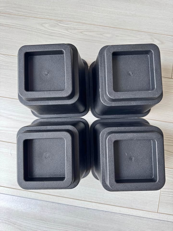 Furniture risers - set of 4