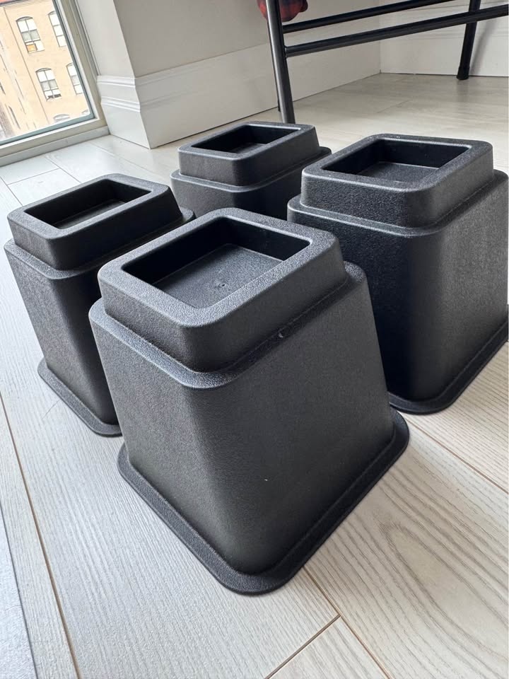 Furniture risers - set of 4 - photo 2