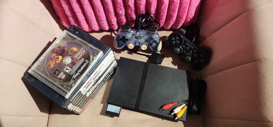 PS2 Slim Bundle – 10 Games (SmackDown & Jak 3) - photo 2