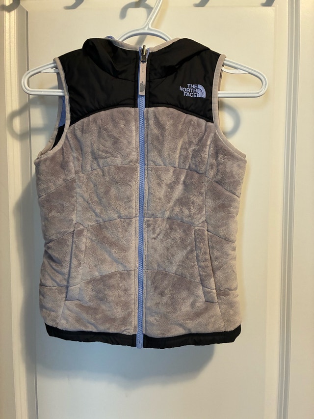 Cranston: Girl North Face reversible vest Sz S 7/8