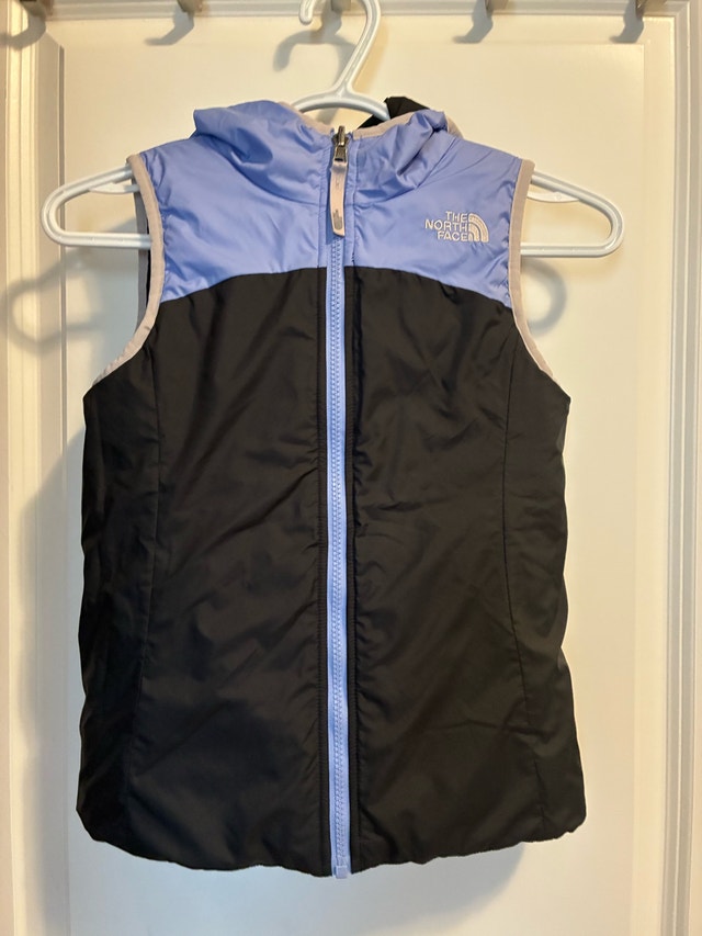 Cranston: Girl North Face reversible vest Sz S 7/8 - photo 4