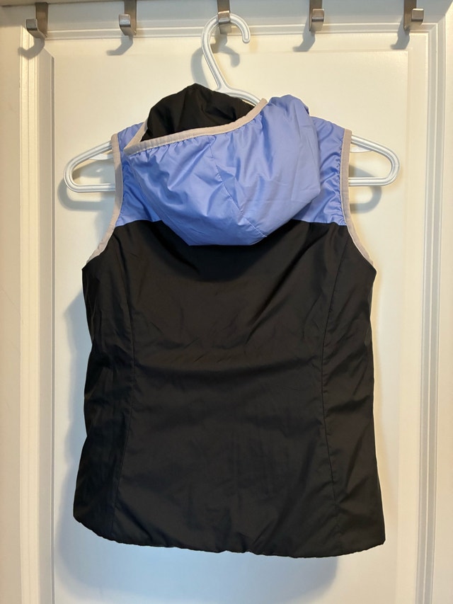 Cranston: Girl North Face reversible vest Sz S 7/8 - photo 5