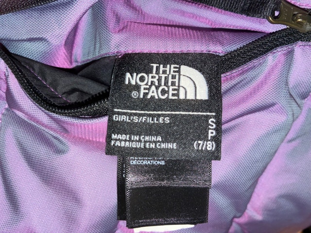 Cranston: Girls North Face reversible puffer jacket Sz S 7/8 - photo 3