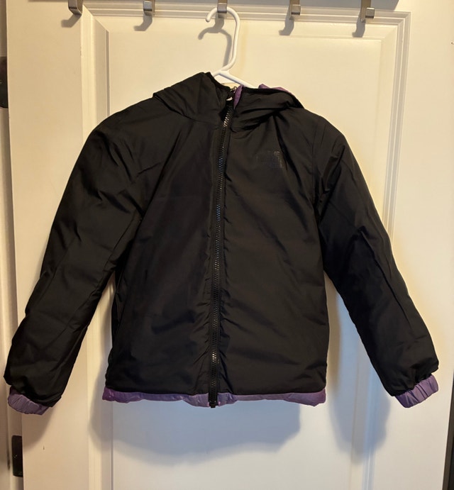 Cranston: Girls North Face reversible puffer jacket Sz S 7/8 - photo 4