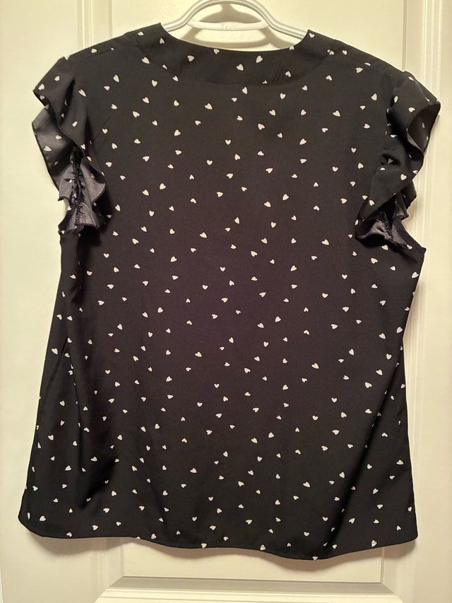 Cranston: Womens Sz L Valentines hearts tops - photo 3