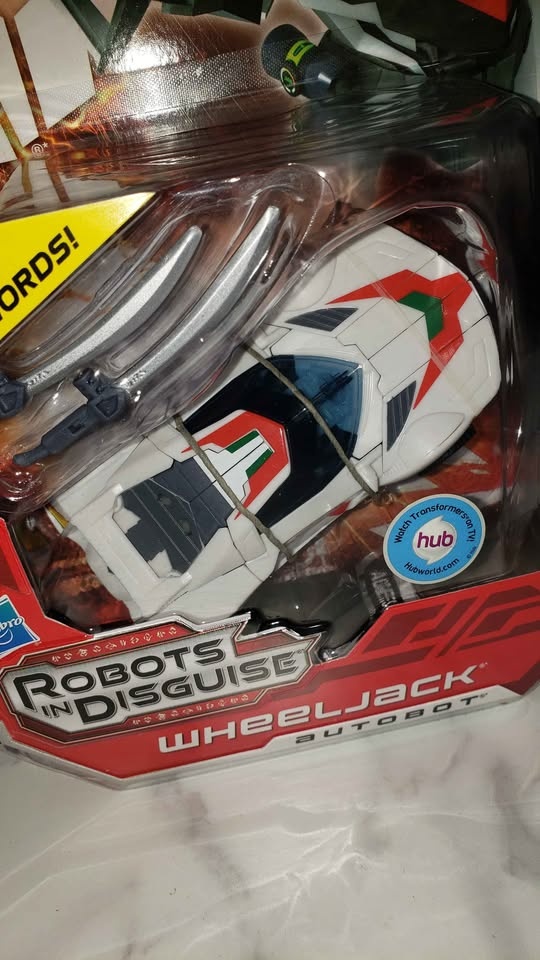 Transformers Prime Wheeljack (New) - photo 2