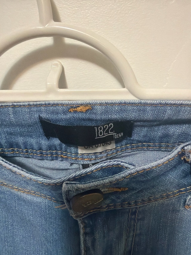 1822 Denim Capri Pants - photo 2