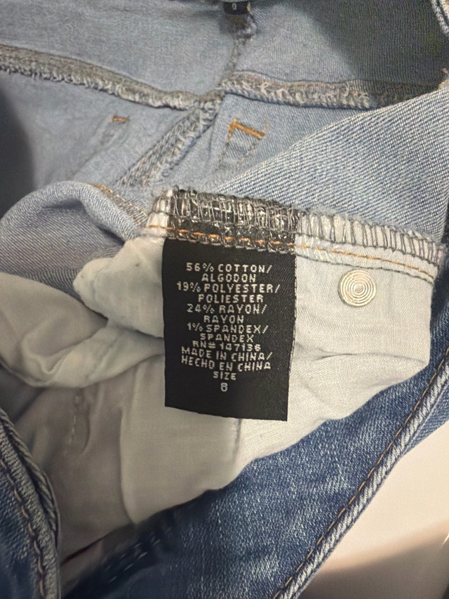 1822 Denim Capri Pants - photo 3