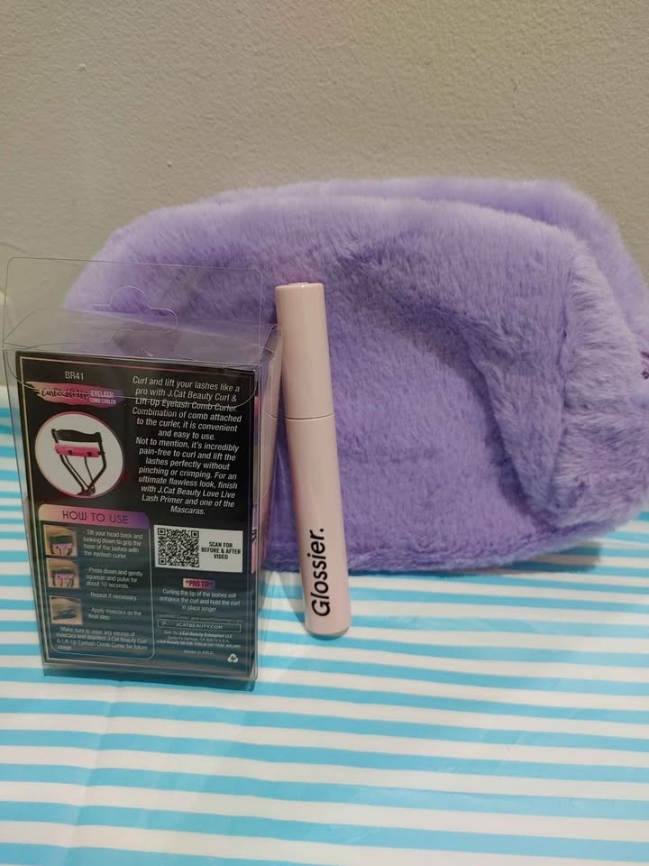 Glossier Mascara Set with Kuromi Pouch - Brand New - photo 2