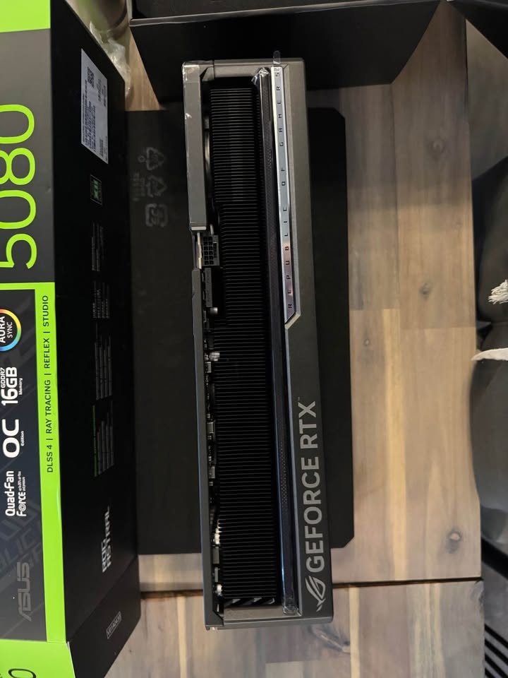 ASUS Astral RTX 5080 - photo 4