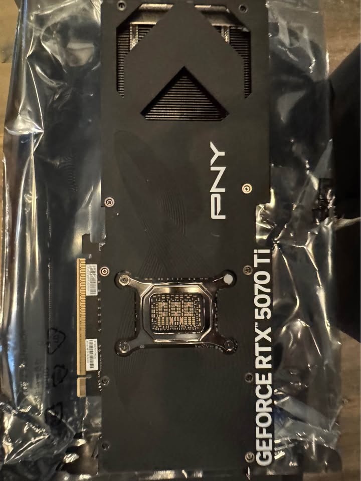 PNY GeForce RTX 5070 Ti - photo 2