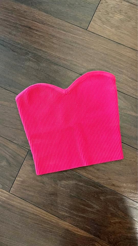 Limited Edition Aritzia Sculpt Knit