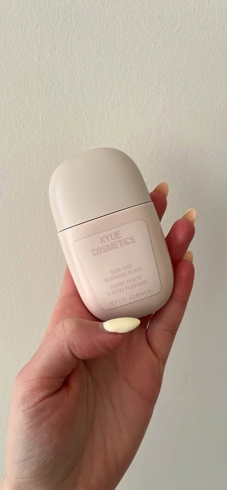 Kylie Skin Tint in 1N