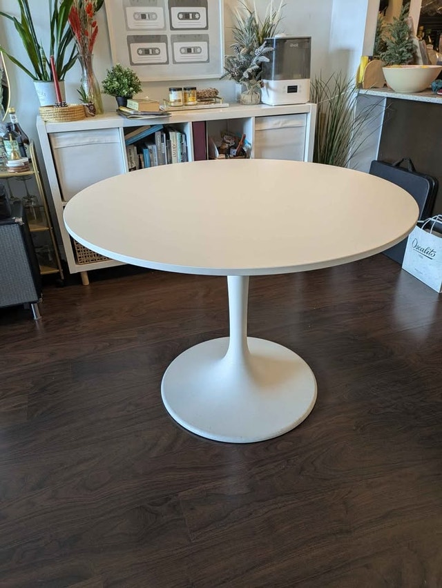 Ikea Docksta round table - 103 cm radius - 4 seater