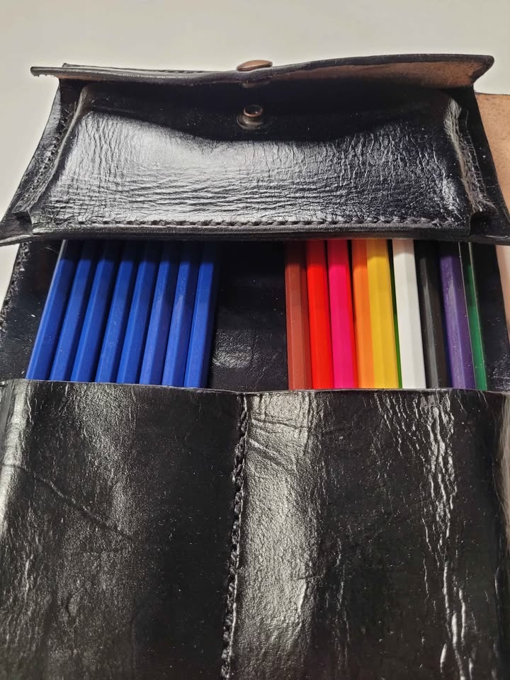 Black Leather Sketchbook Pad with Colored Pencils - photo 3