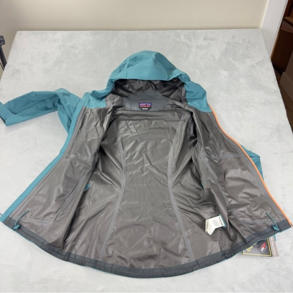 Patagonia NWT Women's Size Small Calcite Gore-tex Jacket 84995 - photo 3