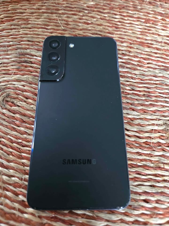 Samsung Galaxy S22 128GB - photo 4