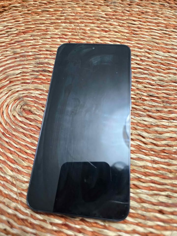 Samsung Galaxy S23 128GB - photo 3
