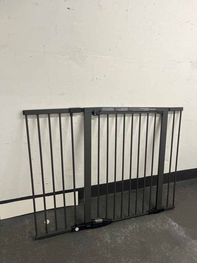 Brica Child Safety Gate - photo 3